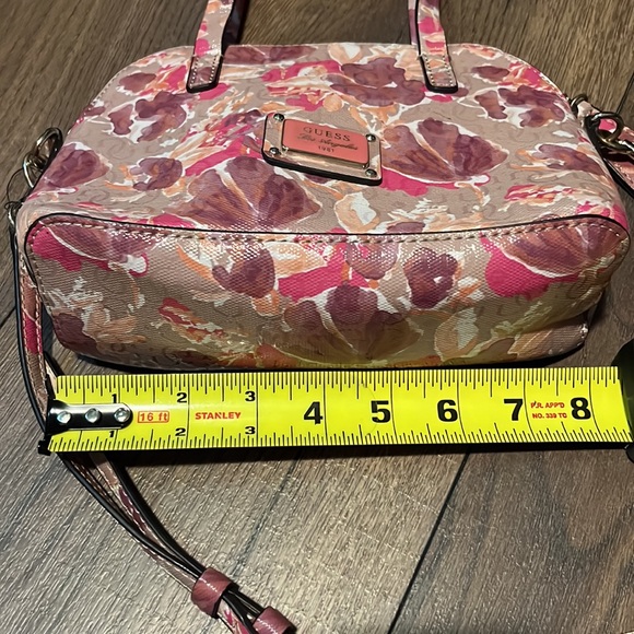 Guess crossbody purse - Picture 6 of 7